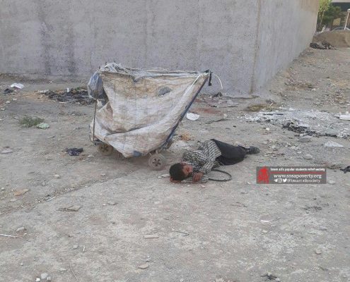 لباس متحدالشکل تنها راه‌حل موجود برای حل معضل زباله‌گردی کودکان